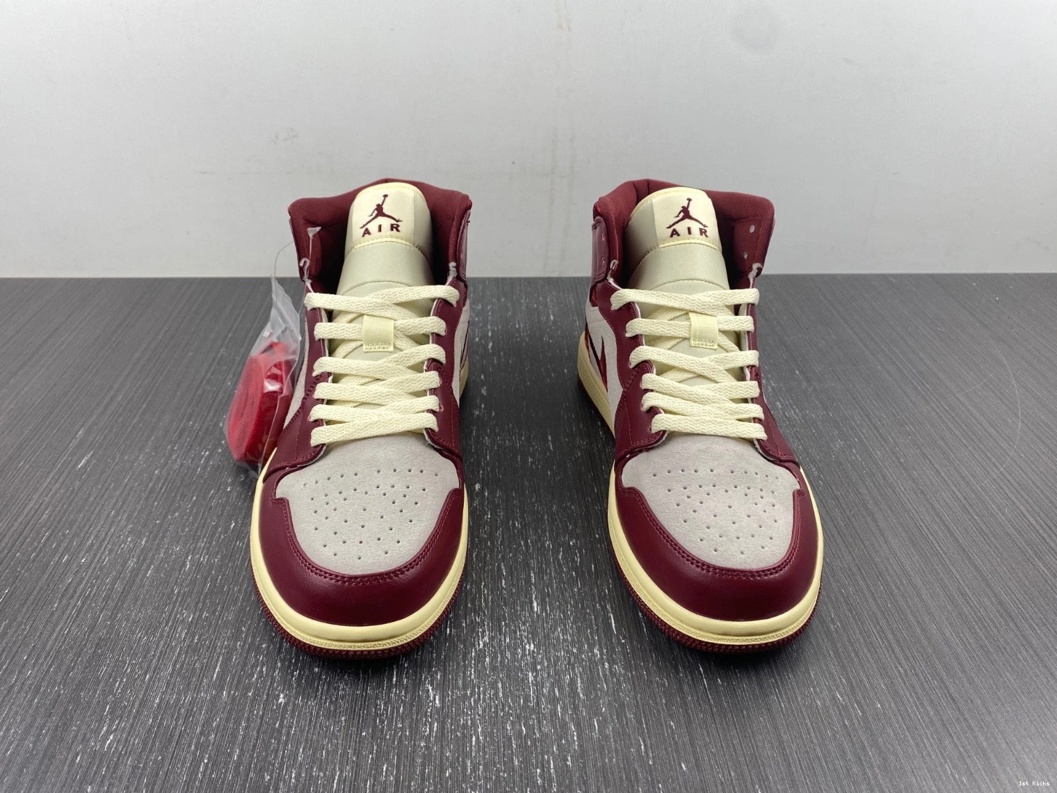 Jordan DZ2820-601 Leaf